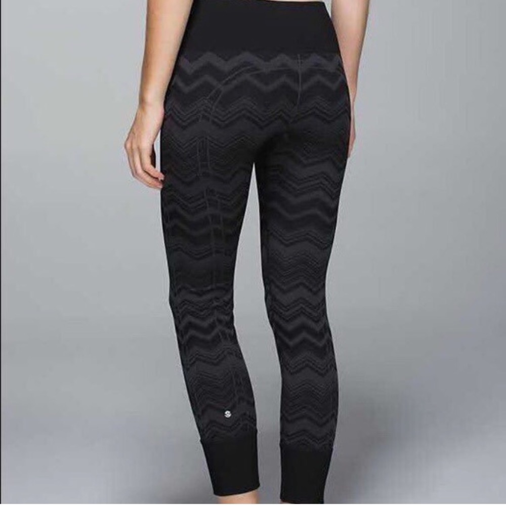 Lululemon Ebb to Street Leggings Size 4
